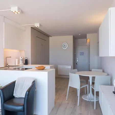 On Seafront With Pool And Terrace, Cleaning Included Daire
